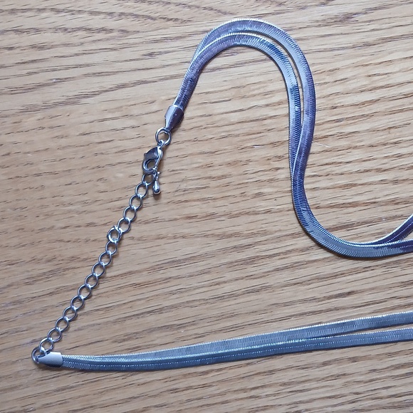 Silver Tone Necklace - Picture 5 of 5